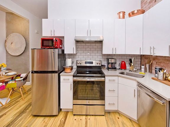 4th image of 273 Dwight St APT 3