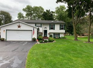 59 Lippincott Rd, Fox Lake, IL 60020