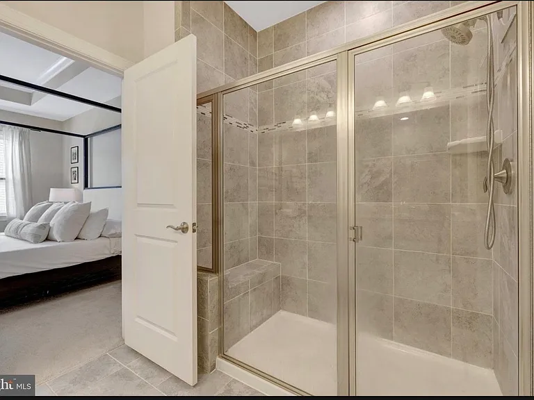45210 Lettermore Sq — Photo 34