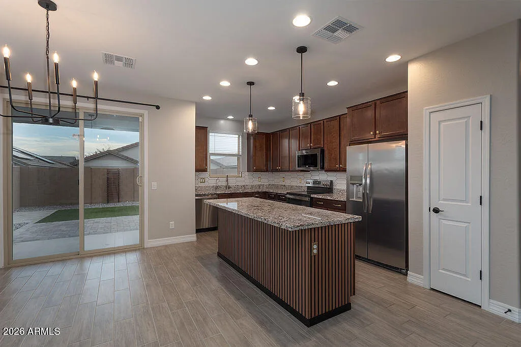 4 bed, 2.0 bath, 1695 sqft, $2,400 — Photo 1