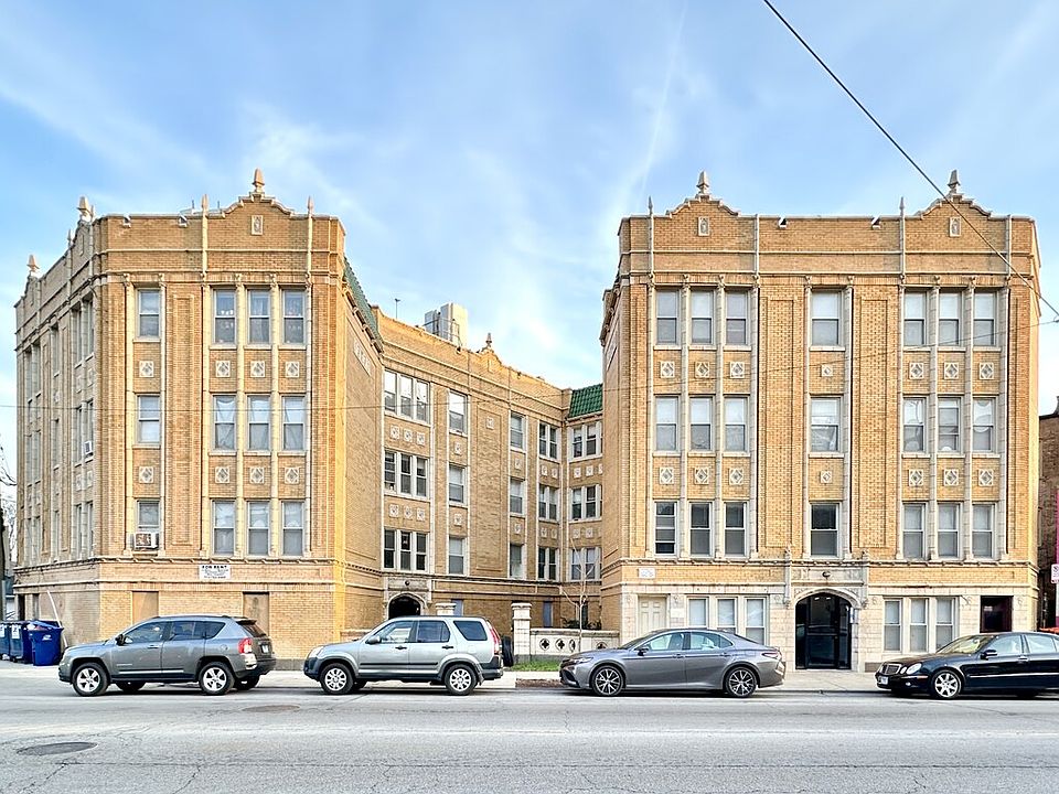 1st image of 4257 W Addison St #4