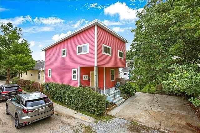 1st image of 2038 Burdette St