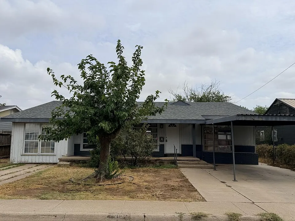 312 McKnight Dr