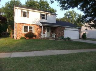 1517 Forester Dr, Oregon, OH 43616