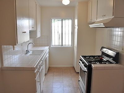 4th image of 11315 Califa St