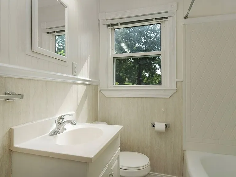 711 Barton Ave — Photo 16