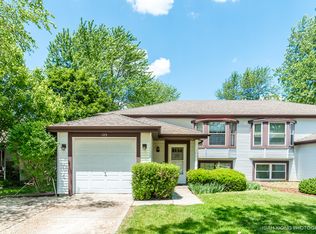 123 Meadows Dr, Sugar Grove, IL 60554