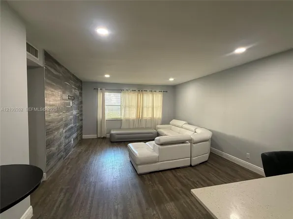 610 SE 2nd Ave APT L4, Deerfield Beach, FL 33441