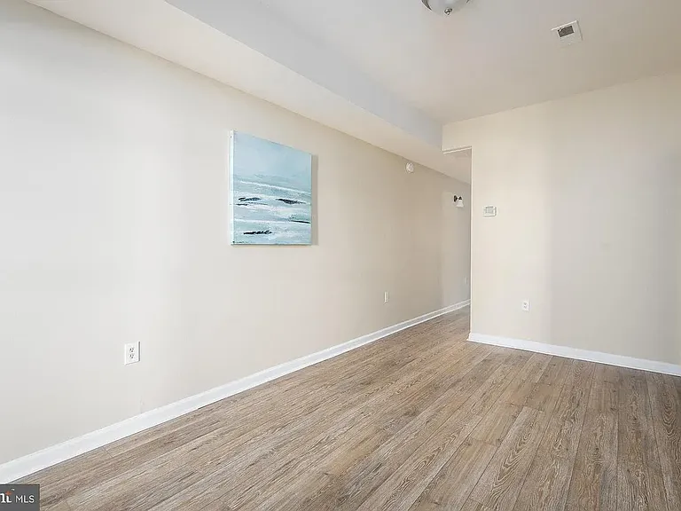 2444 Druid Hill Ave — Photo 17