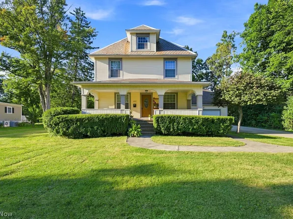 408 E College St, Oberlin, OH 44074