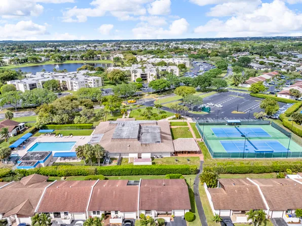 5190 Las Verdes Cir APT 315, Delray Beach, FL 33484