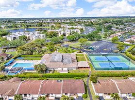 5190 Las Verdes Cir, Delray Beach, FL