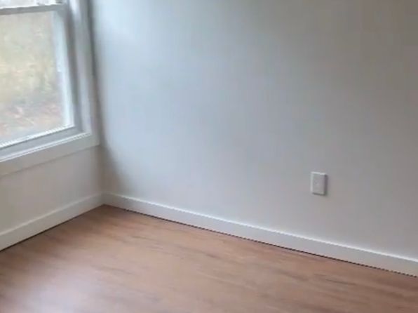 22 Hawes St #1