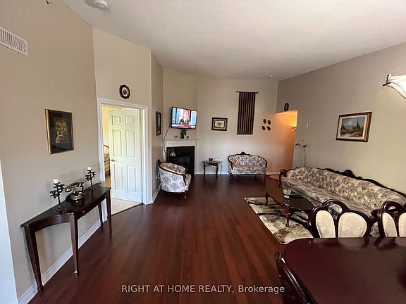 5th image of 1487 Maple Ave #401
