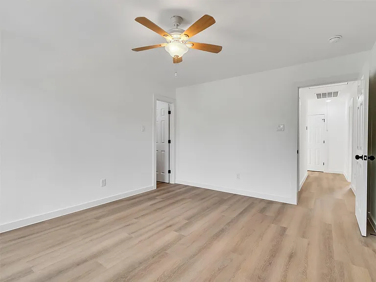 8102 Crestview #B — Photo 20