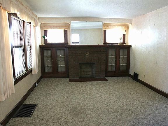 3rd image of 12413 Brighton Ave