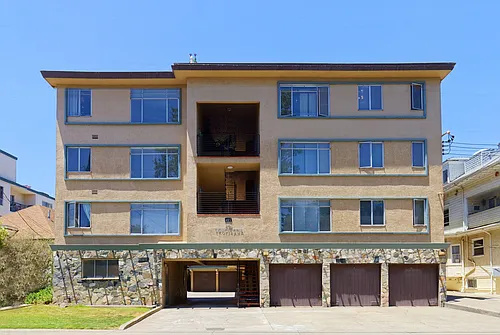 407 Vernon St Photo 1