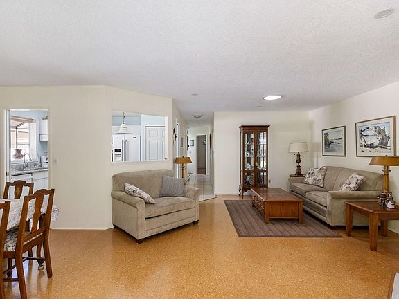 4th image of 5156 Cordova Bay Rd #21