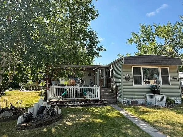 211 Veitch St #S64, Emerado, ND 58228