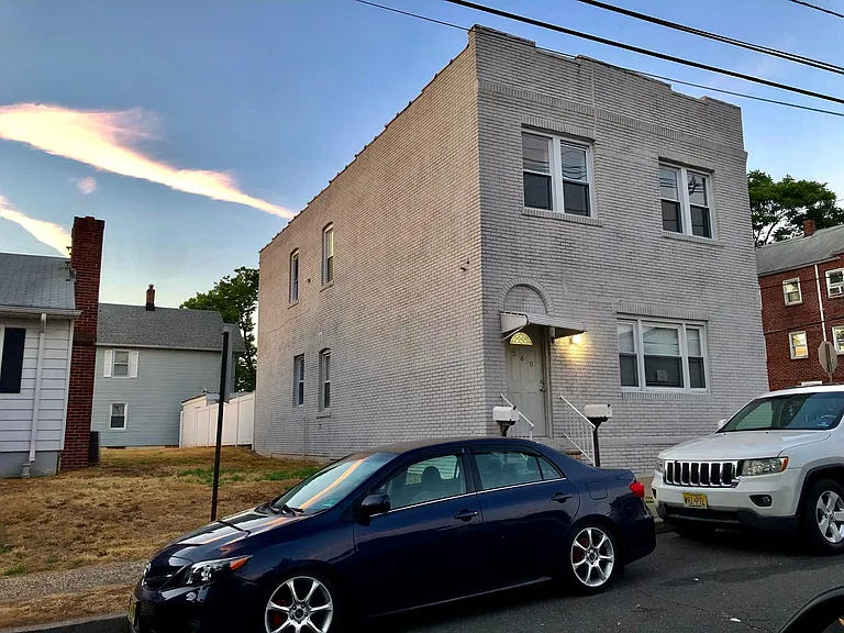 560 Brace Ave #1 — Photo 1