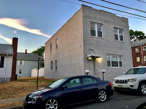 560 Brace Ave #1 Photo 1