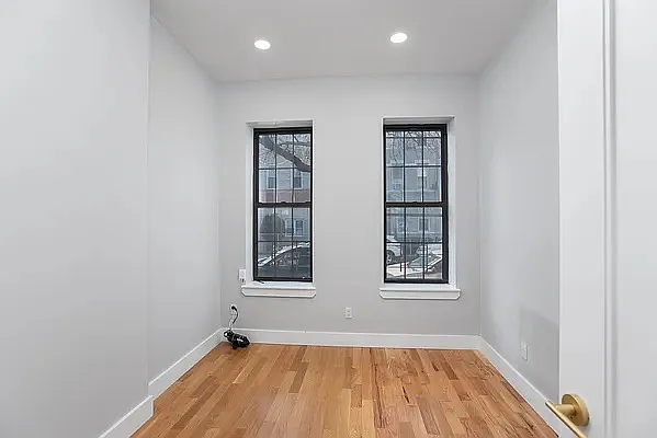 Rented by Vector New York, LLC | media 4