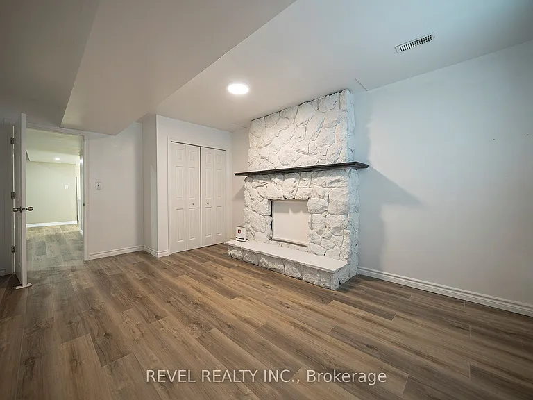 53 Memorial Dr #LOWER — Photo 12