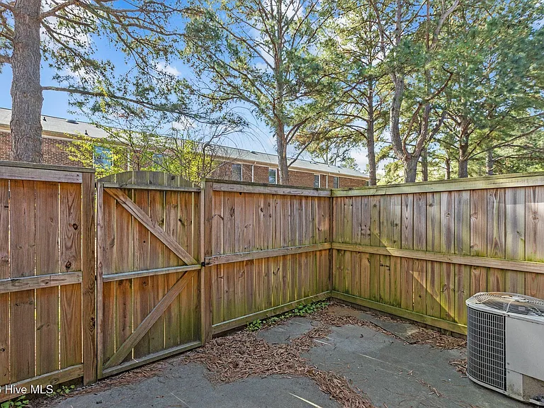 101 David Dr #B15 — Photo 6