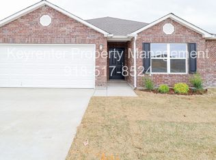 1327 E Honolulu Pl, Broken Arrow, OK 74012