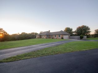 6820 W Farm Road 94, Springfield, MO 65803