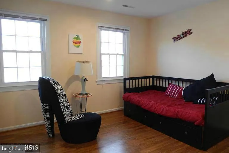 5512 Massachusetts Ave — Photo 45