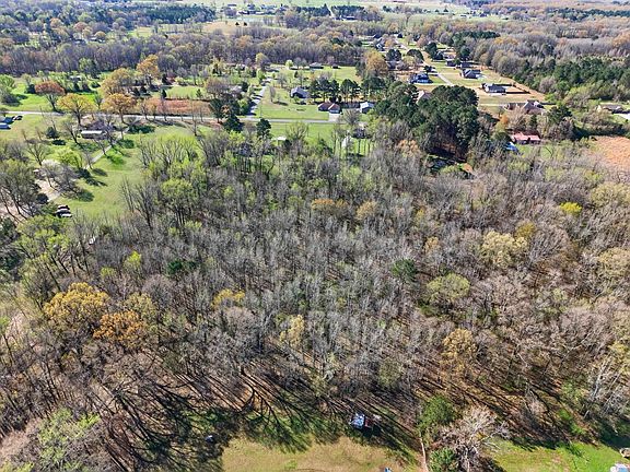 3rd image of 732 Pickthorne Rd