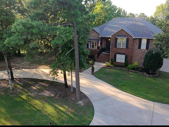 4th image of 2730 Collins Dr
