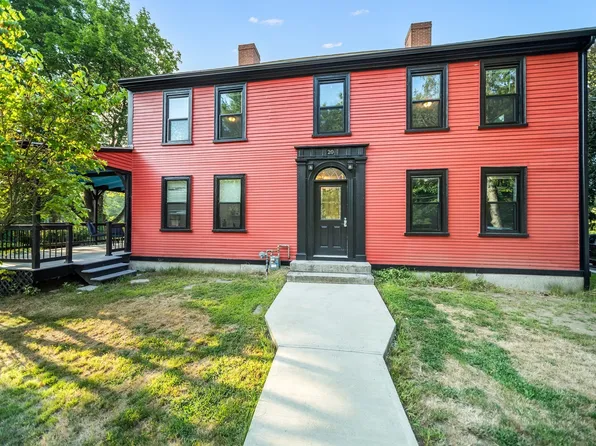 20 Harnden St, Wilmington, MA 01887