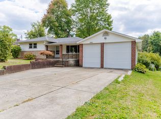 3961 New Rd, Youngstown, OH 44515