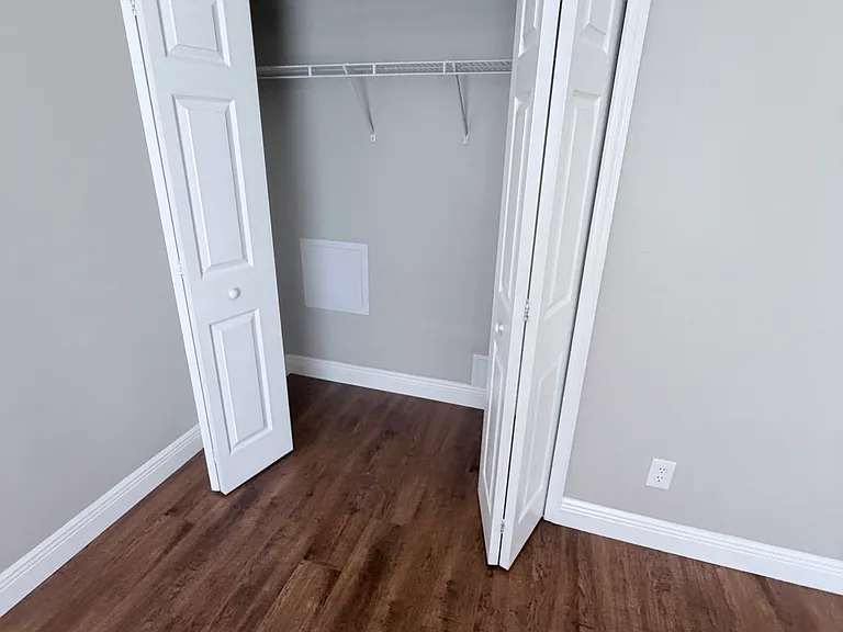 5373 Outlook Dr — Photo 27