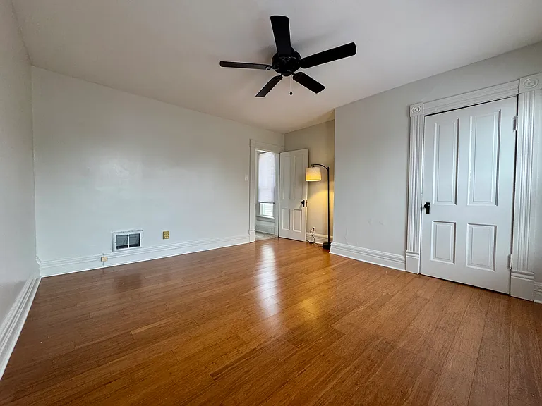 121 Chicago Ave — Photo 17