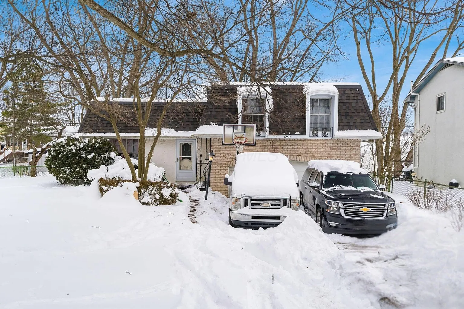 6162 Oakfield Dr E photo 1