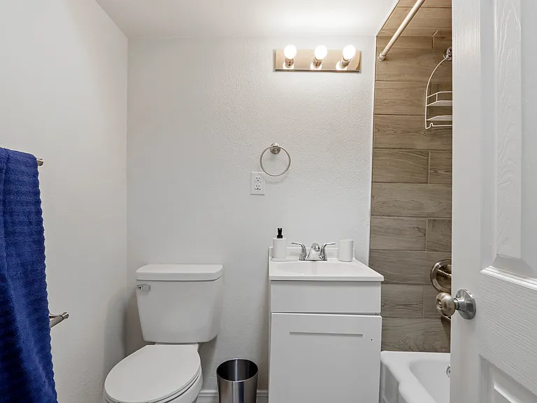 3312 Gateway Blvd E #4 — Photo 8