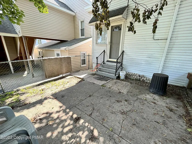 216-218 Carbon St #216-218 — Photo 14