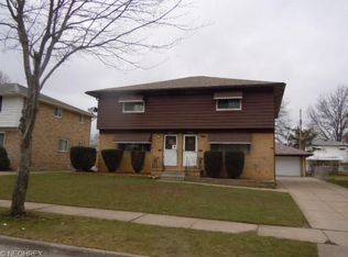 6990 Brandywine Rd, Parma Heights, OH 44130