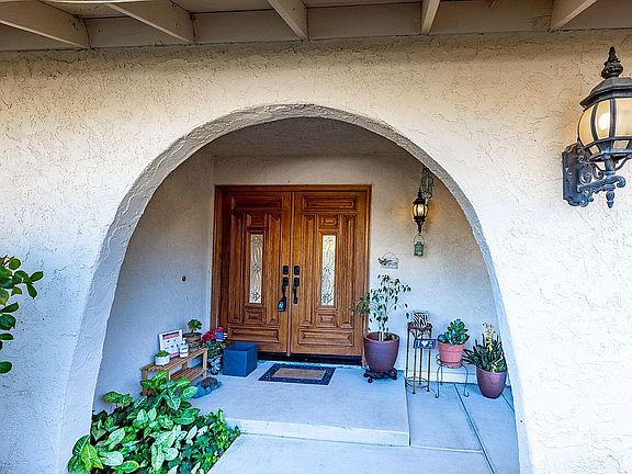 5th image of 921 Dale Ct