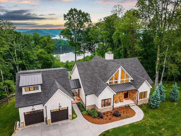 303 Davidson Rd, Smithville, TN 37166