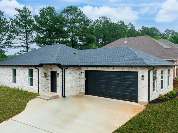 3300 Crossroads Dr, Longview, TX 75605