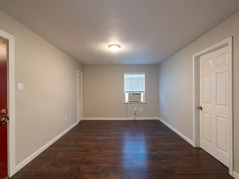 2505 Delano St #2 — Photo 3