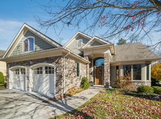 2925 Woodgate Ln, Kalamazoo, MI 49008