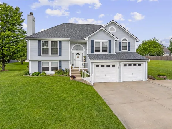 403 Farm Pl, Belton, MO 64012