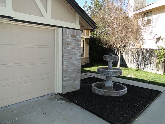 3rd image of 8174 Devon Park Ct