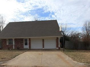 3445 N Glenvalley Dr, Midwest City, OK 73110