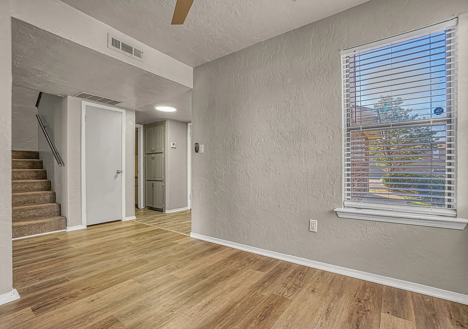 $899 Move In Special - Spacious 3-bedroom townhome for rent! — Photo 4